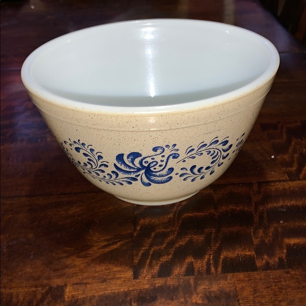 Pyrex Homestead - Picture 4 of 8